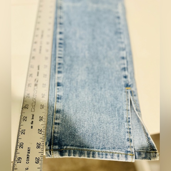 PrettyLittleThing Jeans Relaxed Fit High Rise Straight Leg Denim Light Wash SZ 4 - Picture 11 of 15